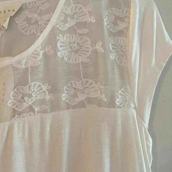 Adiva‎ Sheer Embroidered Floral Top/Blouse Sheer Back Panel Size Small - Picture 6 of 7
